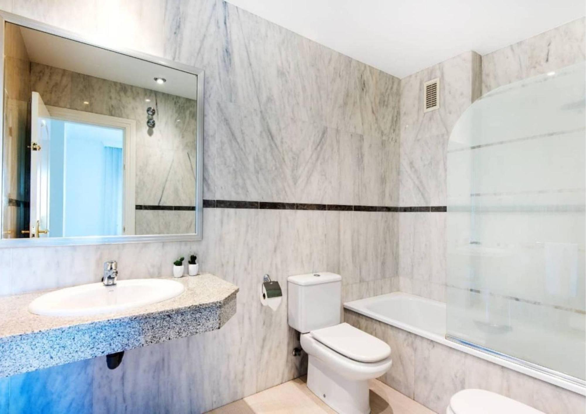 Appartement Jabega - 4 Minutes From The *